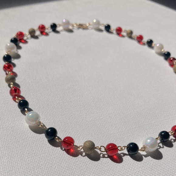 ♡ Handmade necklace made from glass beads, pearls & gold wire :) - Picture 2 of 2